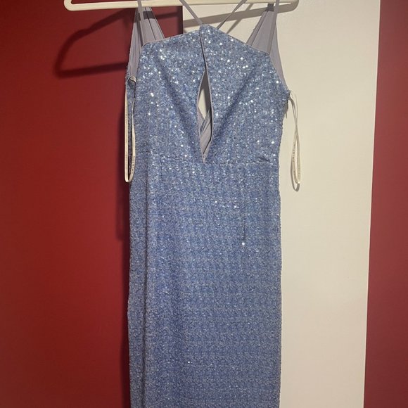 Halston Cross front Sequined Gown with Keyhole Back Size 4 (Excellent Condition) - Picture 5 of 5